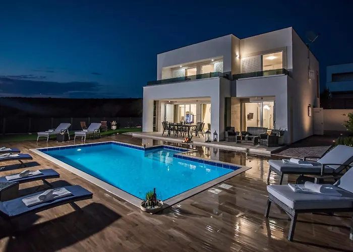 Villas Royal II With Private Pool
