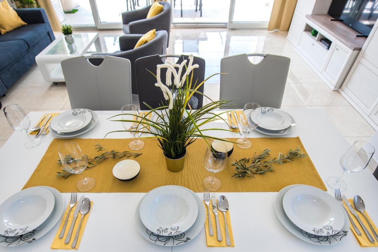 Royal Ii With Private Pool * Novalja