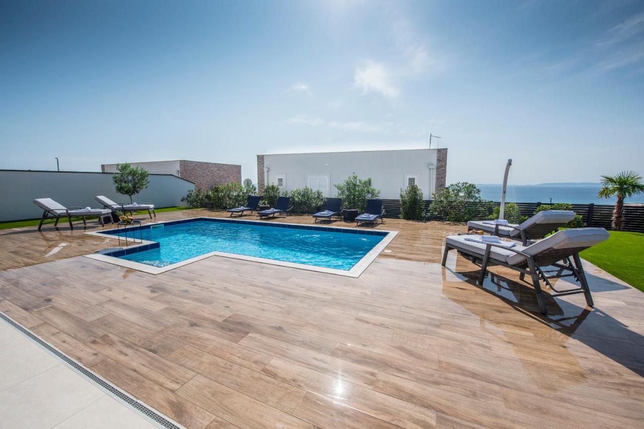 Royal Ii With Private Pool Novalja