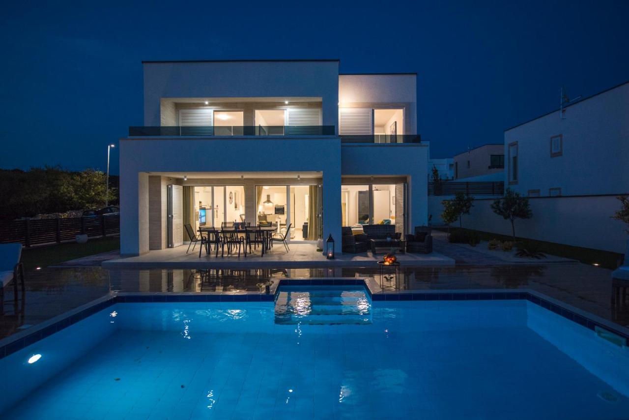 Villa Royal Ii With Private Pool *