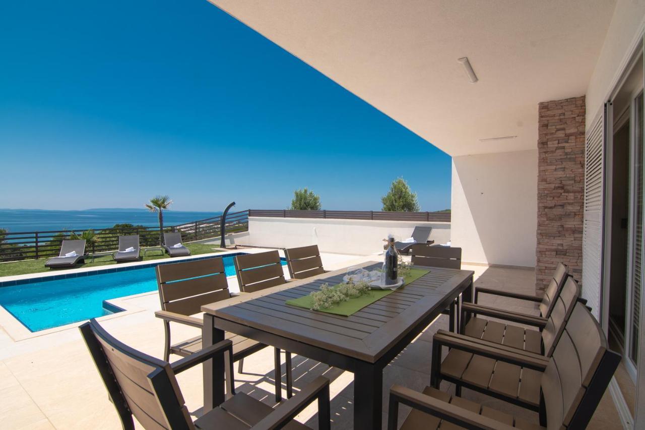 Royal Ii With Private Pool Novalja